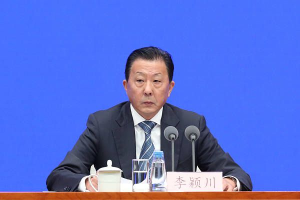 欧美顶级艳妇交换群宴